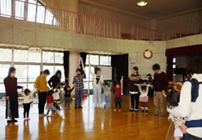 鴻城幼稚園　子育て支援でのリトミック教室